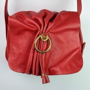 GUCCI 1980s Rare Red Leather Tiger Emblem Crossbody Shoulder Bag
